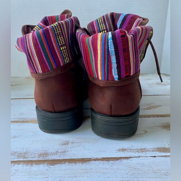 AMERICAN EAGLE boots brown faux leather FALL bootie boho colorful EUC 9.5 - Picture 3 of 11